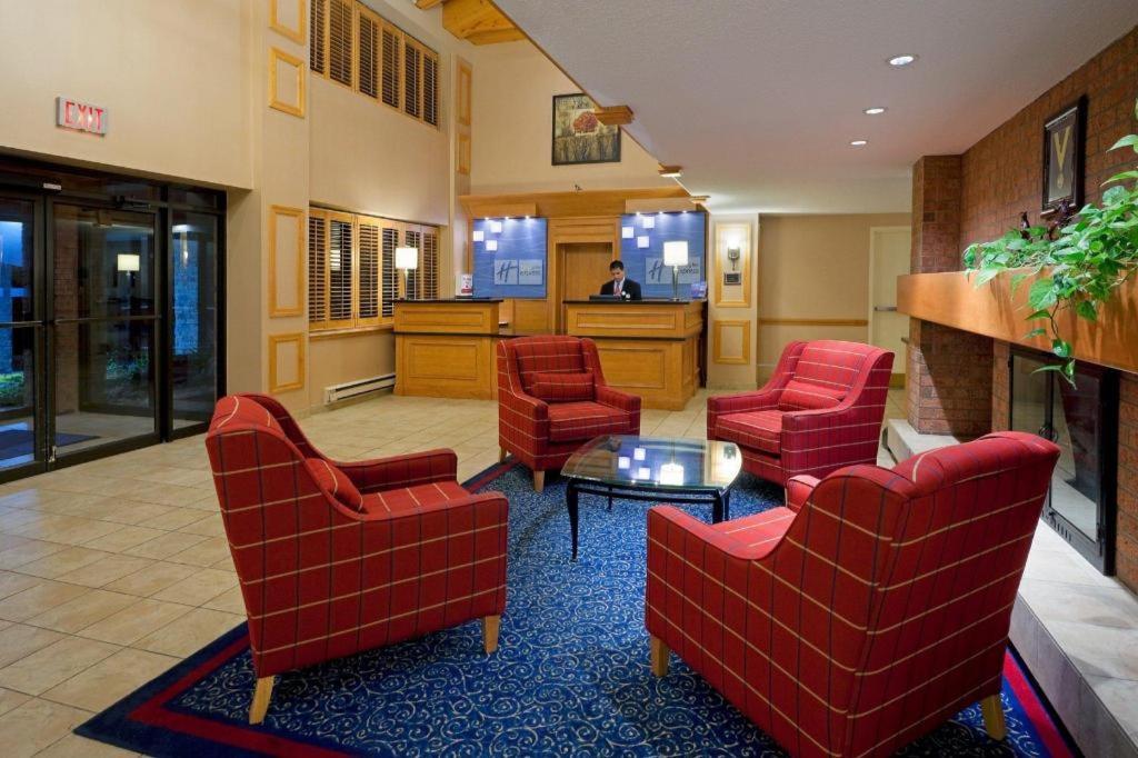Hotel Express East - Scarborough By Ihg