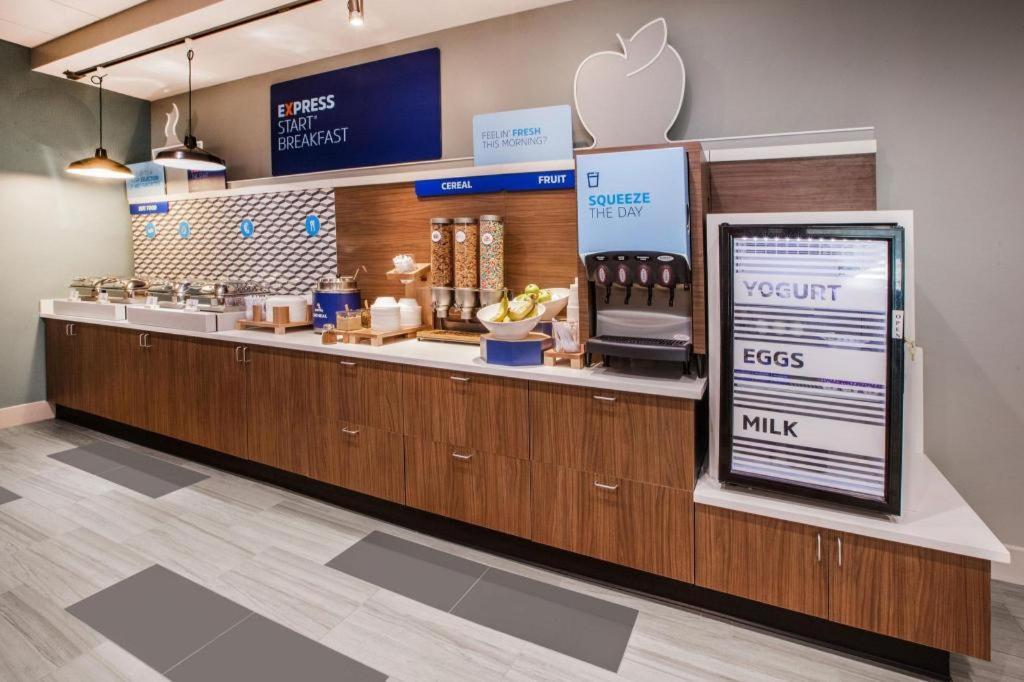 Express East - Scarborough By Ihg Toronto