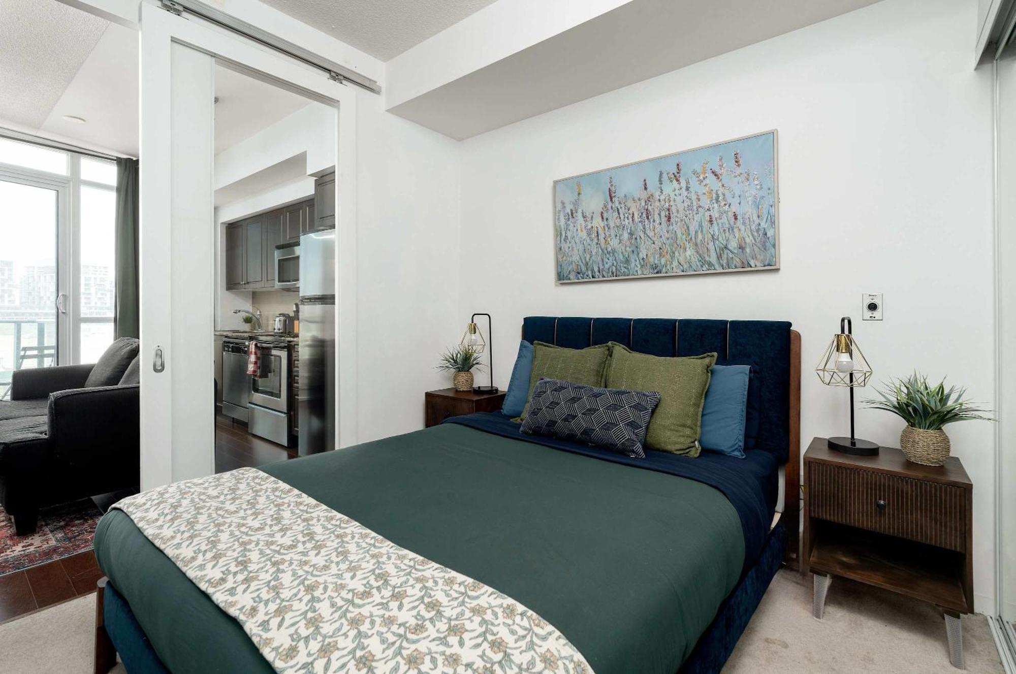 Convenient 1br Walk To Cn Tower Or Apartment Toronto