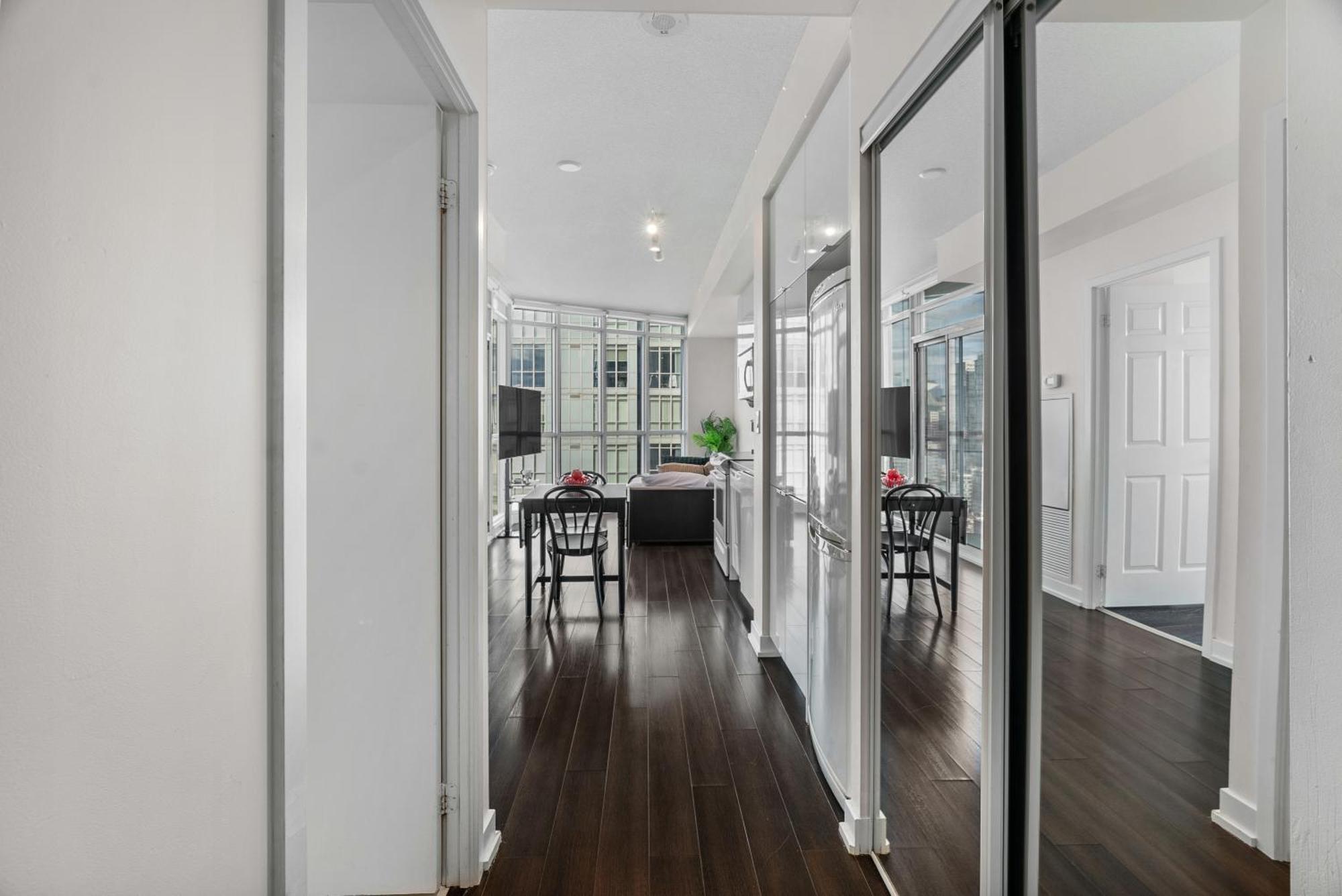 Apartment Modern Downtown Toronto