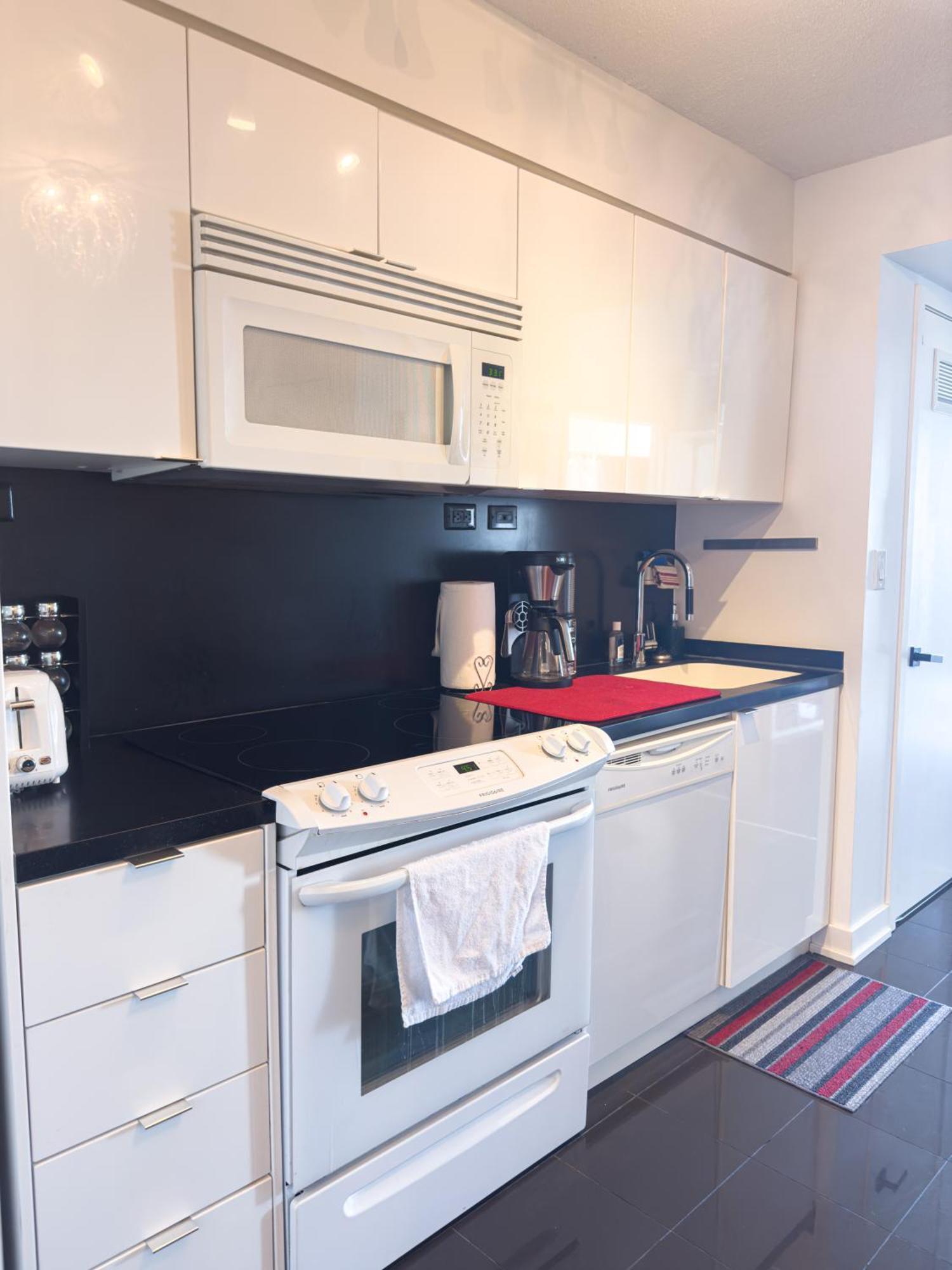 Comfort Iceboat Lakeview & Free Parking Apartment