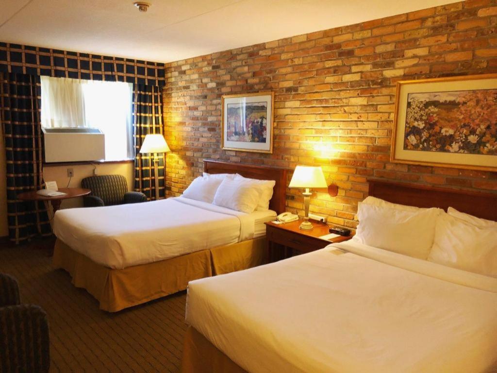 Express East - Scarborough By Ihg Hotel