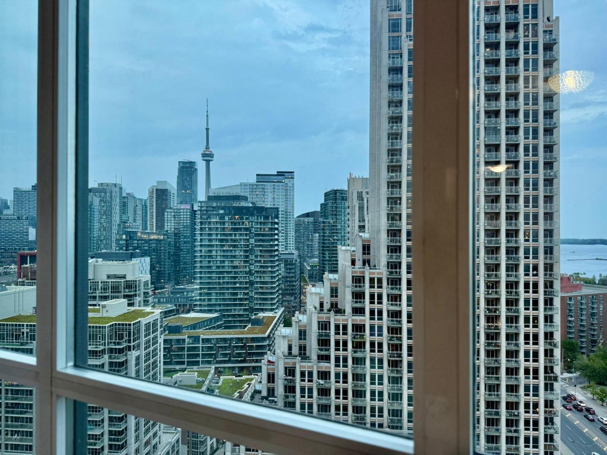 Precious 2br Den In The Heart Of Apartment Toronto