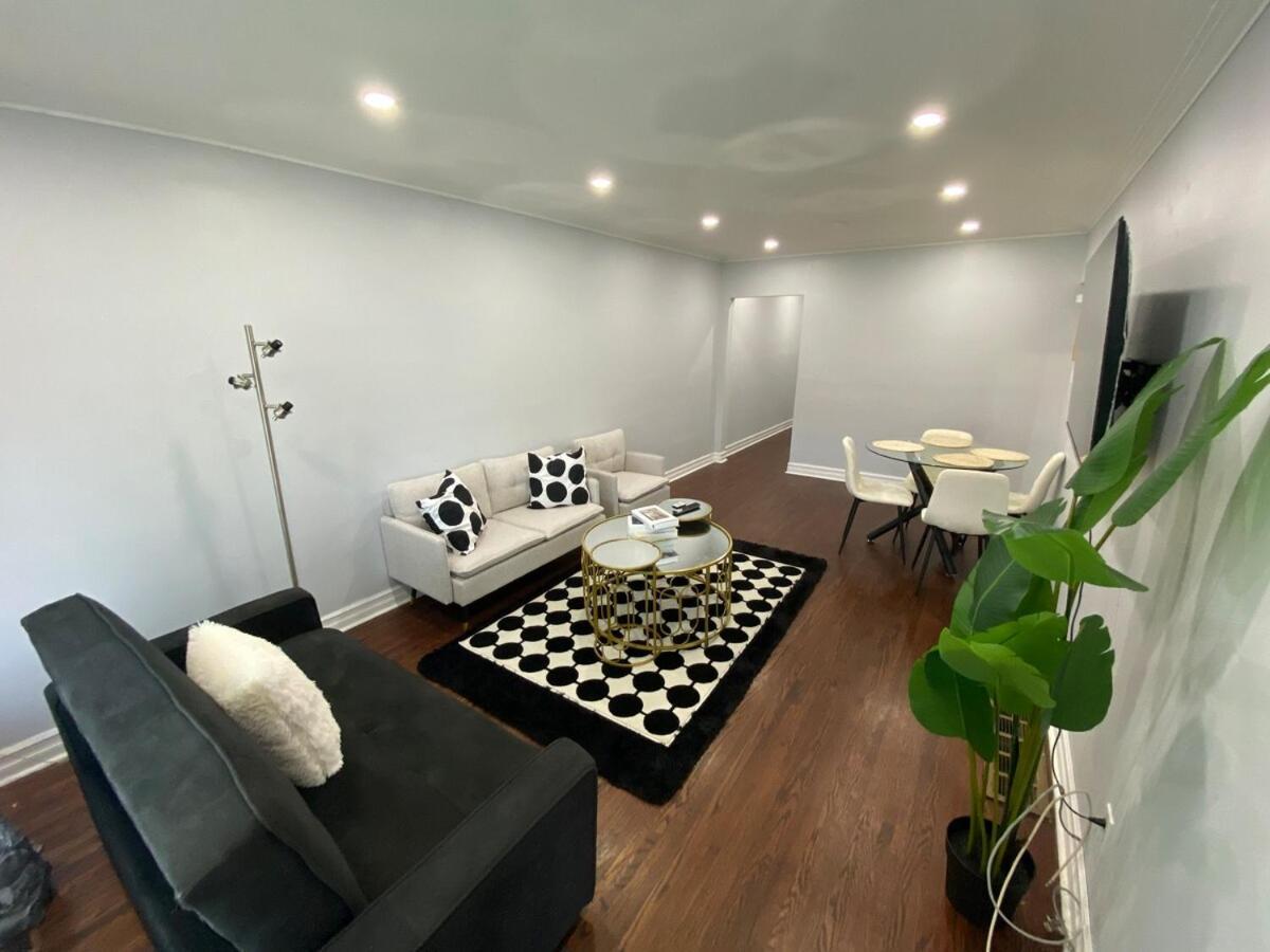 Newly Reno 3br Family Near York U & Ttc! Holiday home Toronto