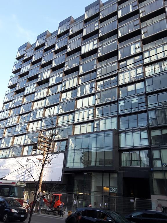 Apartment Entertainment District Modern