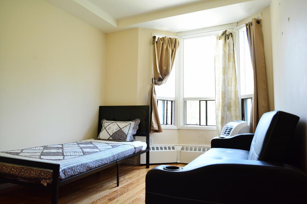 Guests House Toronto