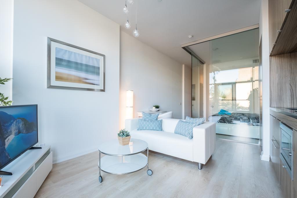 Luxury In Yorkville Apartment Toronto