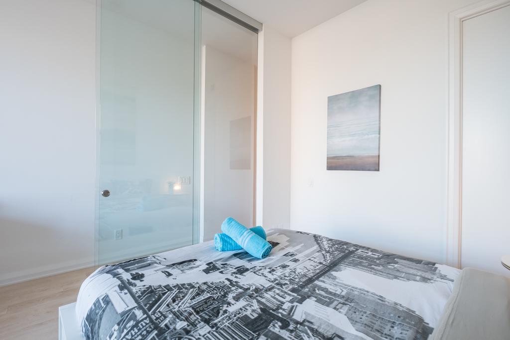 Luxury In Yorkville Apartment