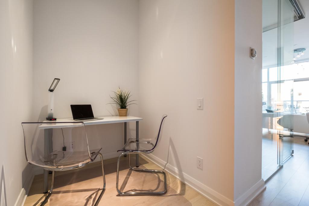Apartment Luxury In Yorkville Toronto
