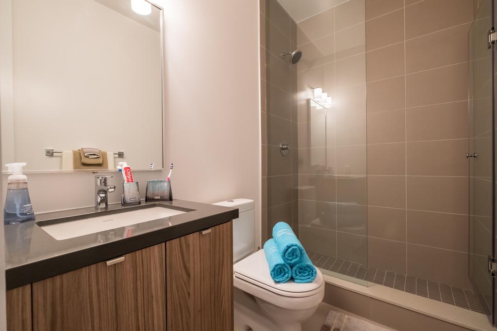 Luxury In Yorkville Apartment