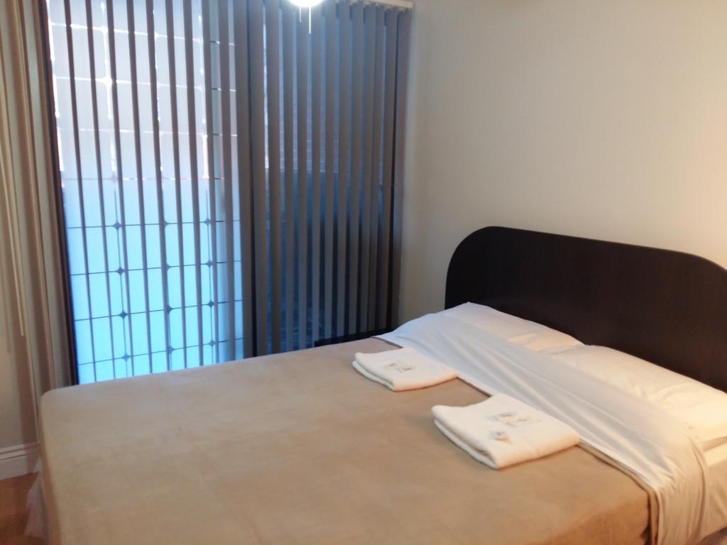 Furnished Living- Pembroke Apartment