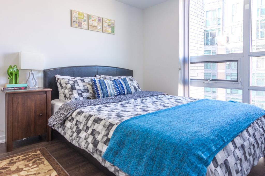 Apartment Queen West Suites *