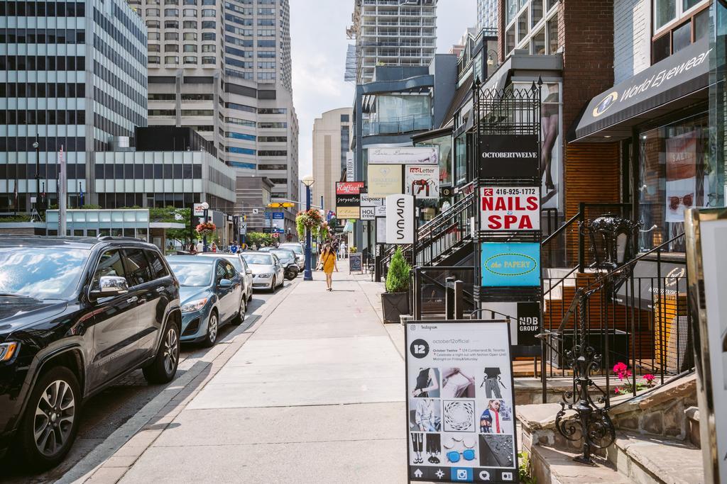 Luxury In Yorkville * Toronto