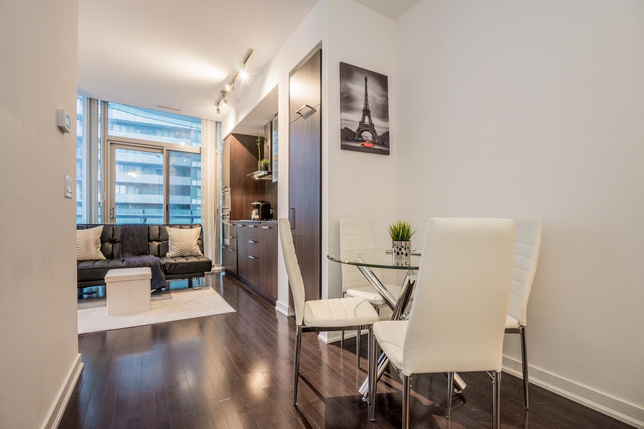 Aaira York St Apartment