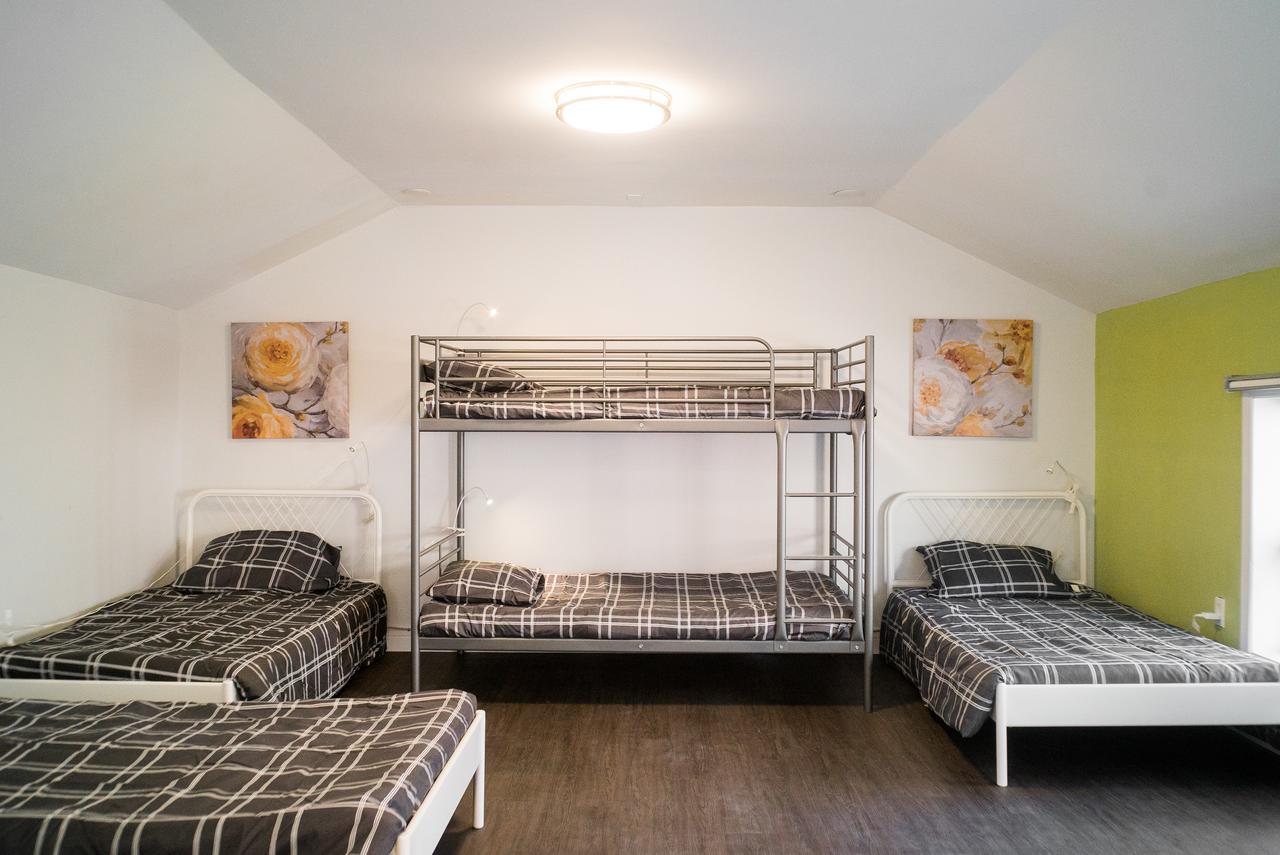 Hoestel Hostel *
