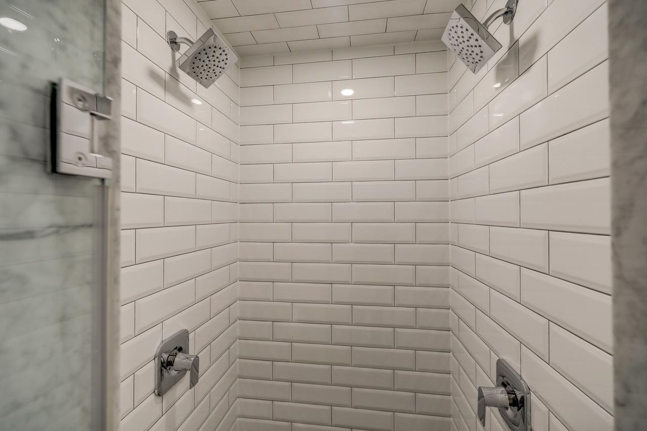 Applewood - Etobicoke Apartment