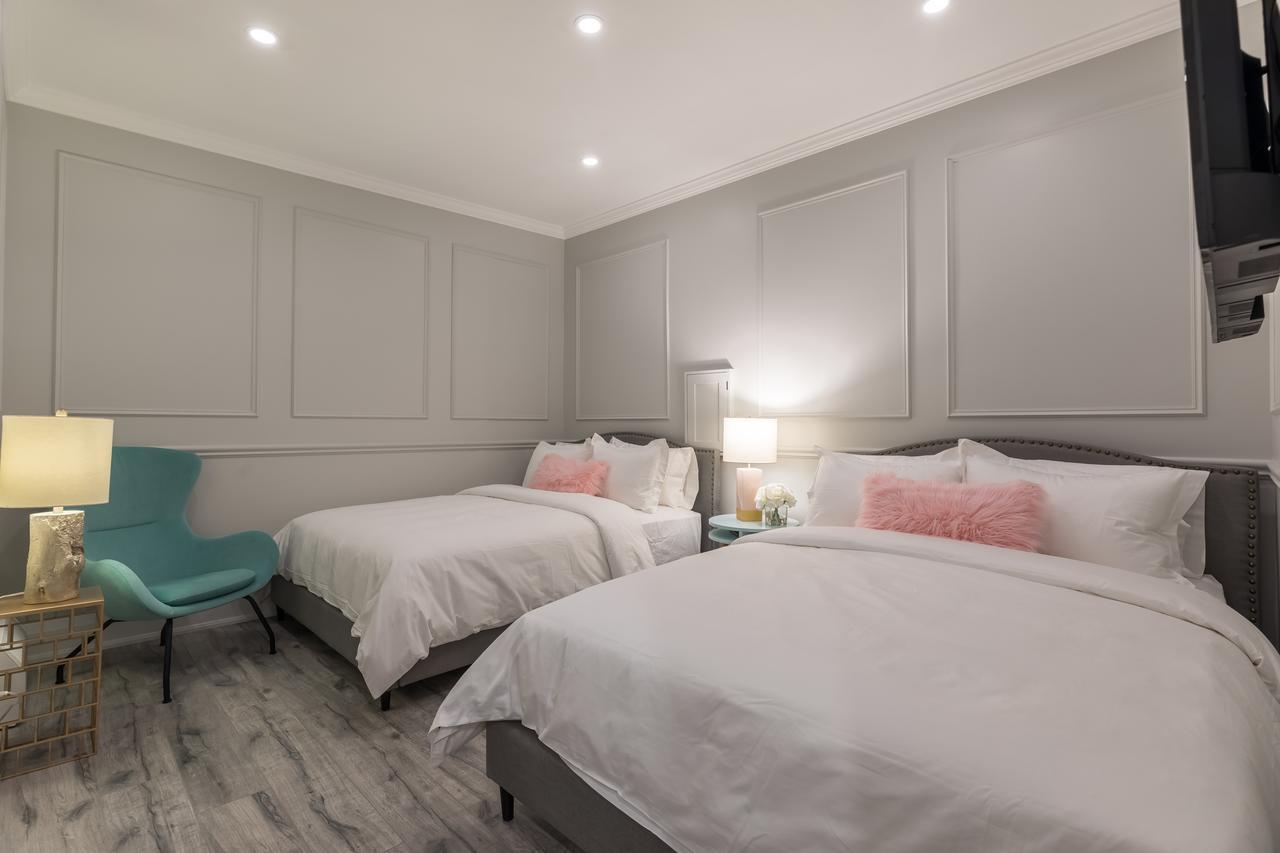 Applewood - Etobicoke Apartment *