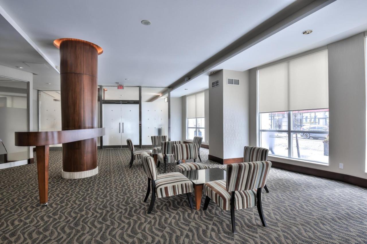 Apartment Luxury - Qwest Toronto