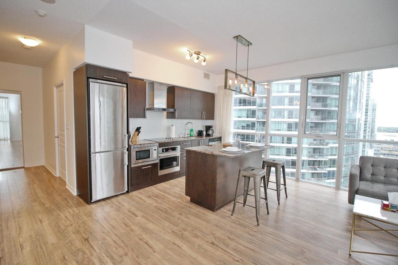 Boutique Suites - Entertainment District, Scotiabank Arena - Downtown Apartment *
