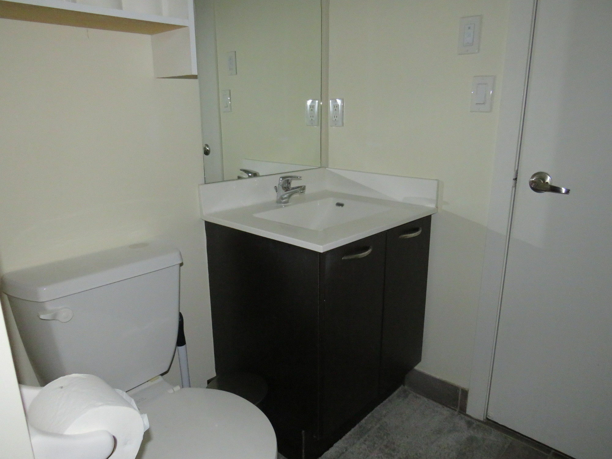 Queen West Suites Apartment