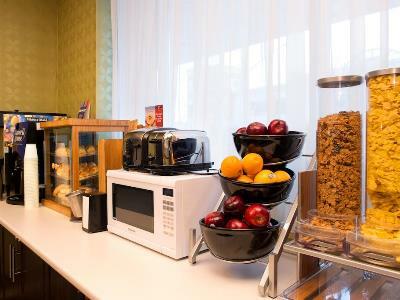 Days By Wyndham East Beaches Hotel 2*