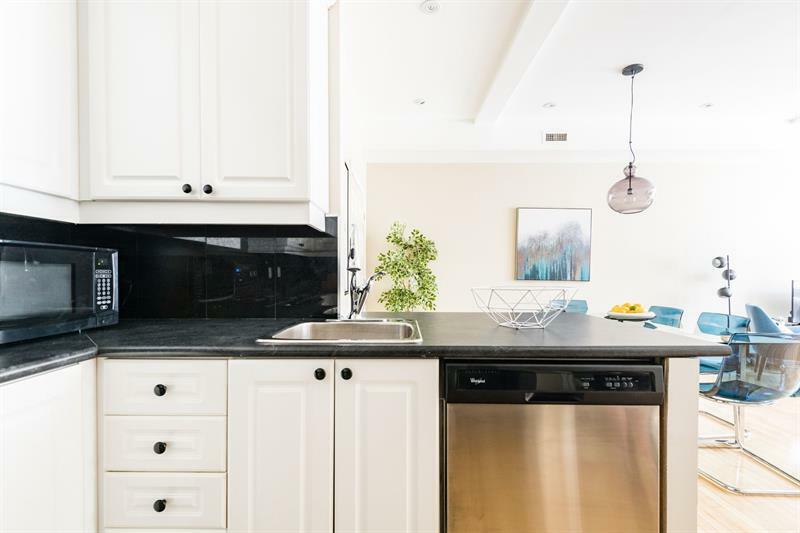 Bright 3br In Church Yonge Corridor By Sonder Apartment Toronto