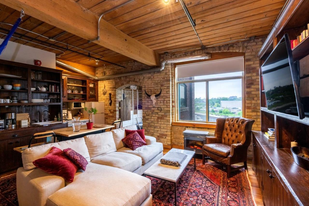 Apartment Rustic 1 Bedroom Loft In Queen Street West Toronto