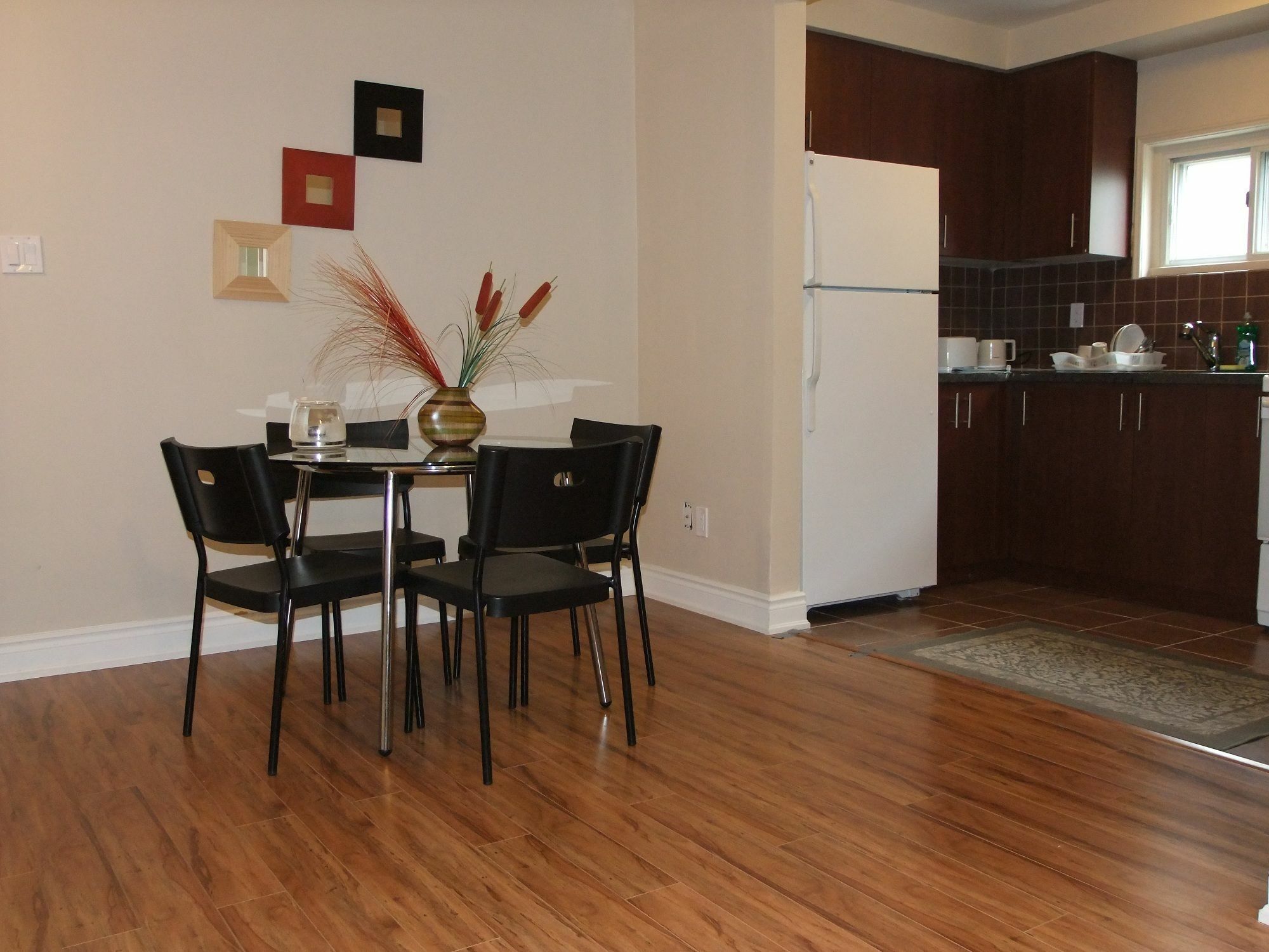 Kashaneh - 25 Greenbriar