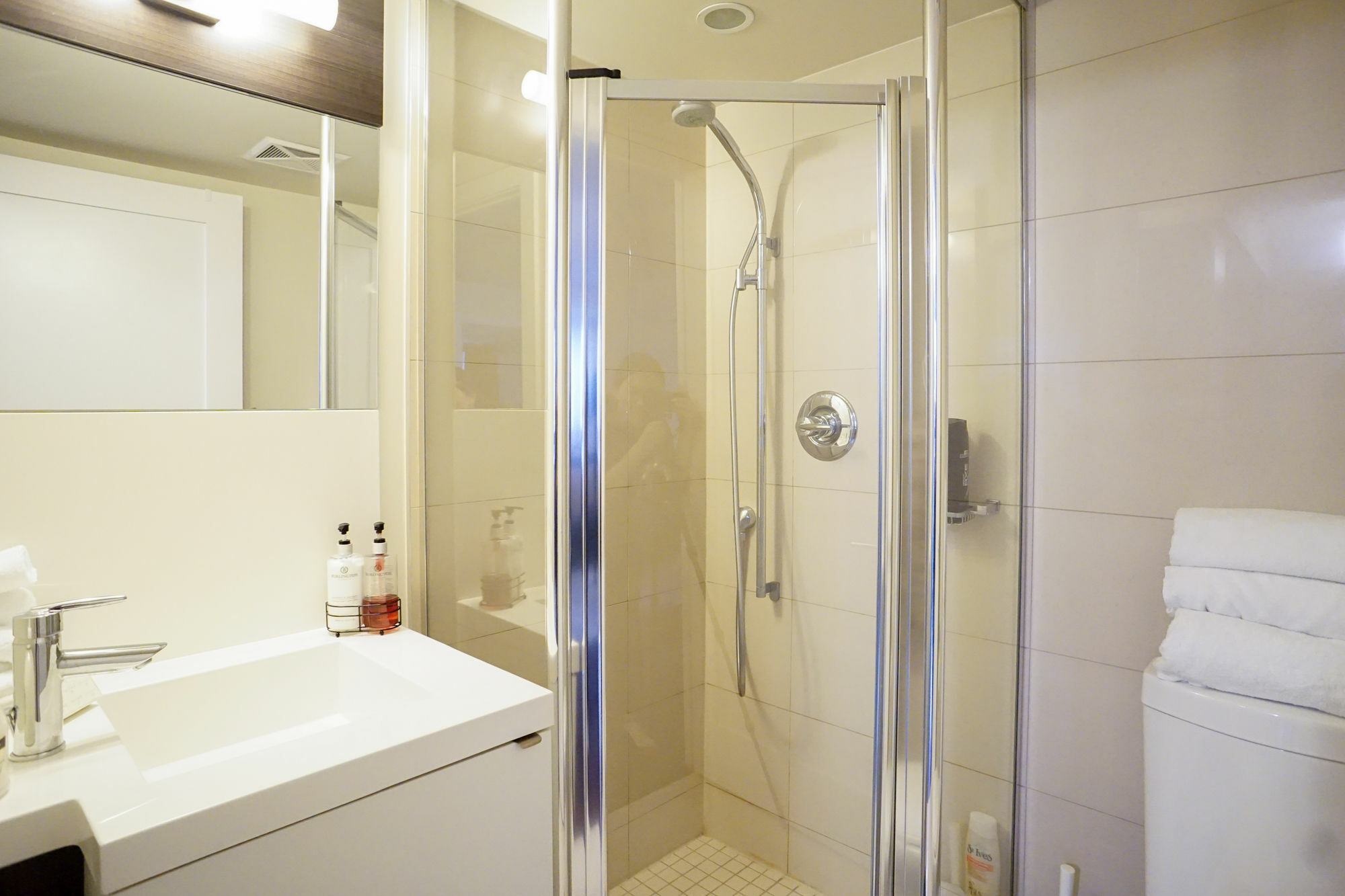 Applewood - Luxury 3 Bdrm Apartment *