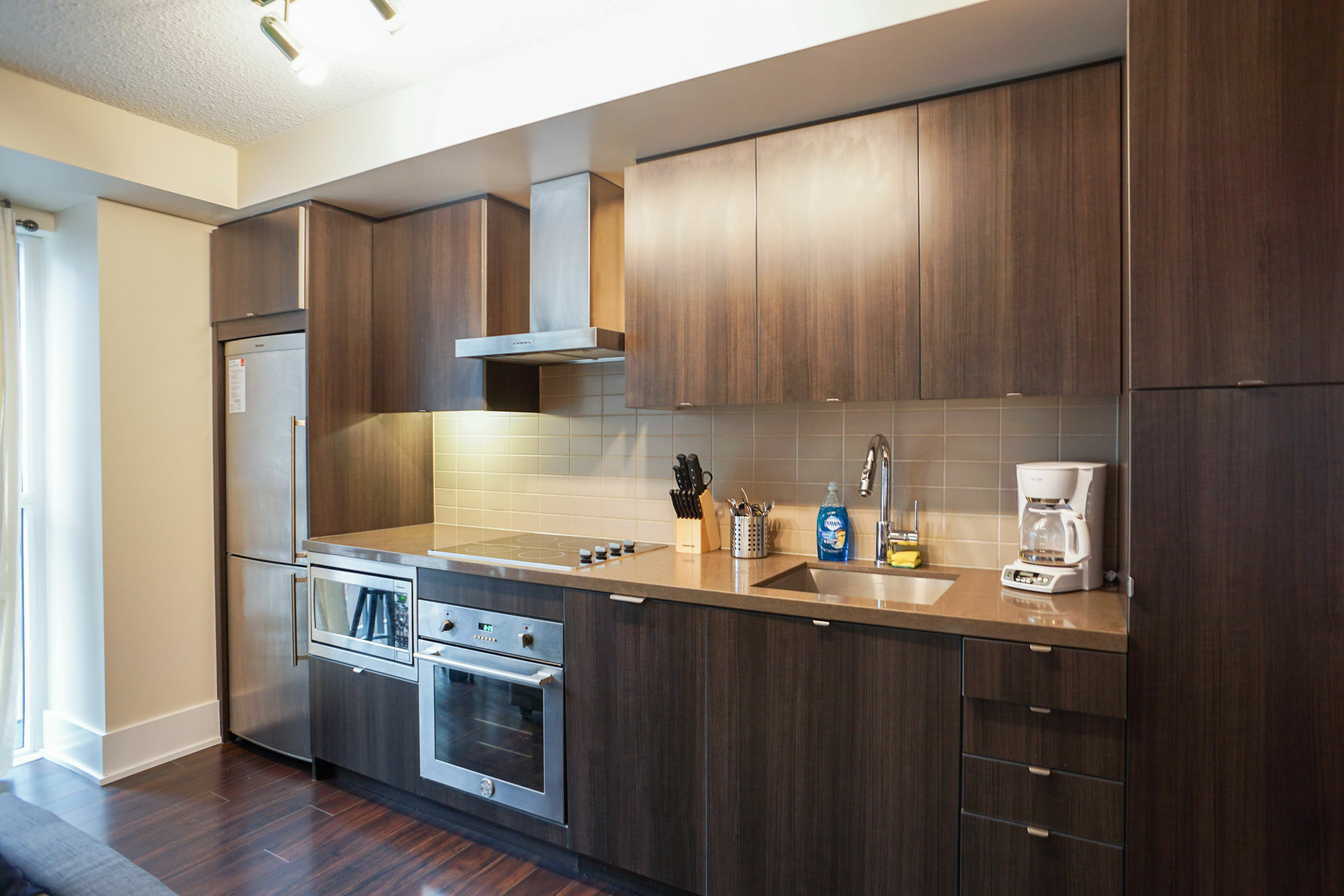 Applewood - Luxury 3 Bdrm Apartment Toronto