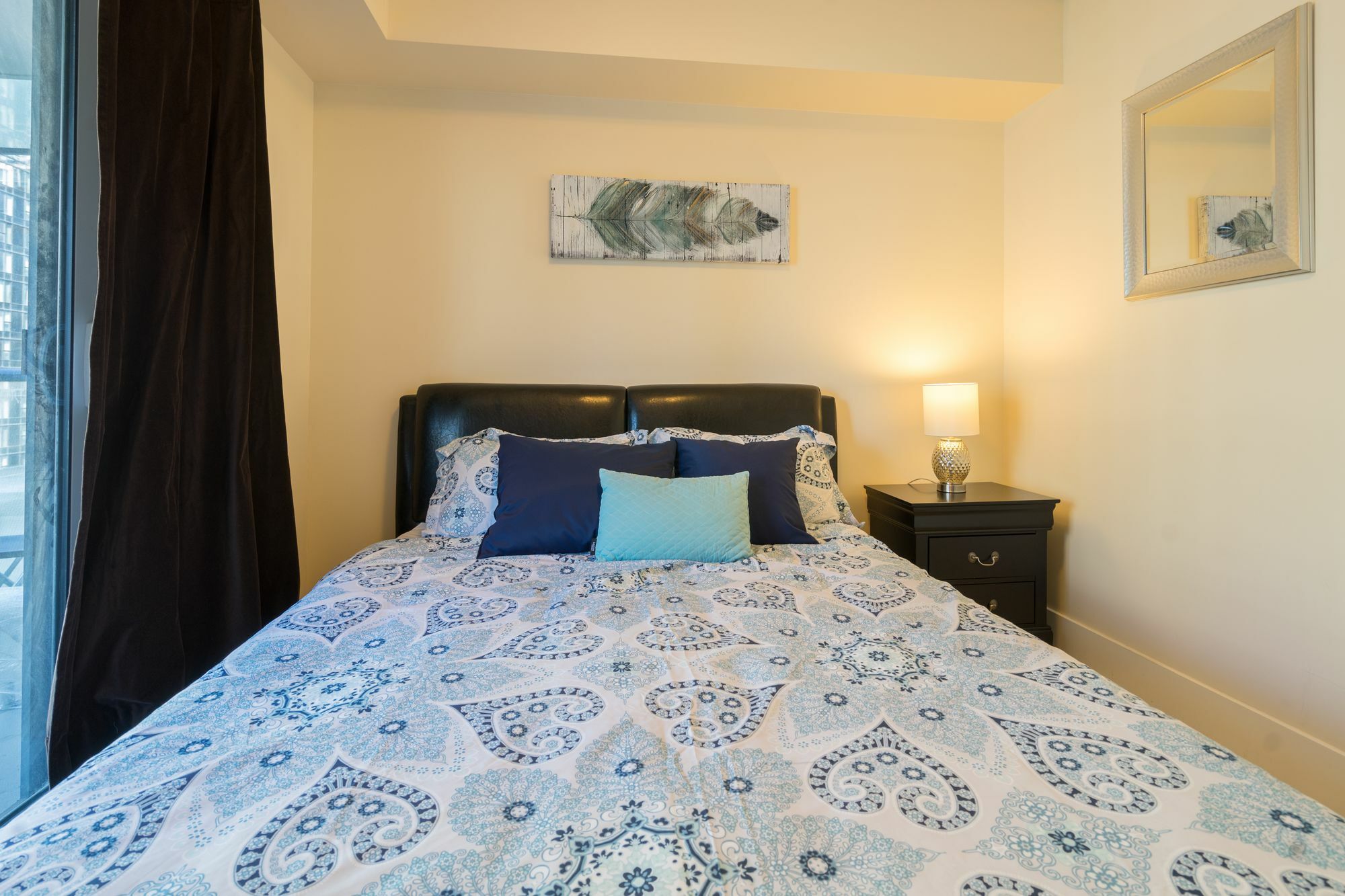 Applewood - Luxury 3 Bdrm