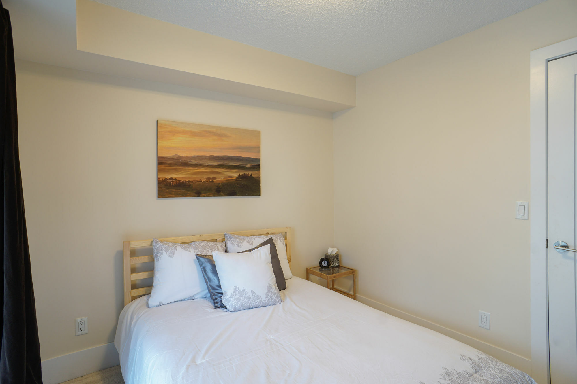 Applewood - Luxury 3 Bdrm Toronto