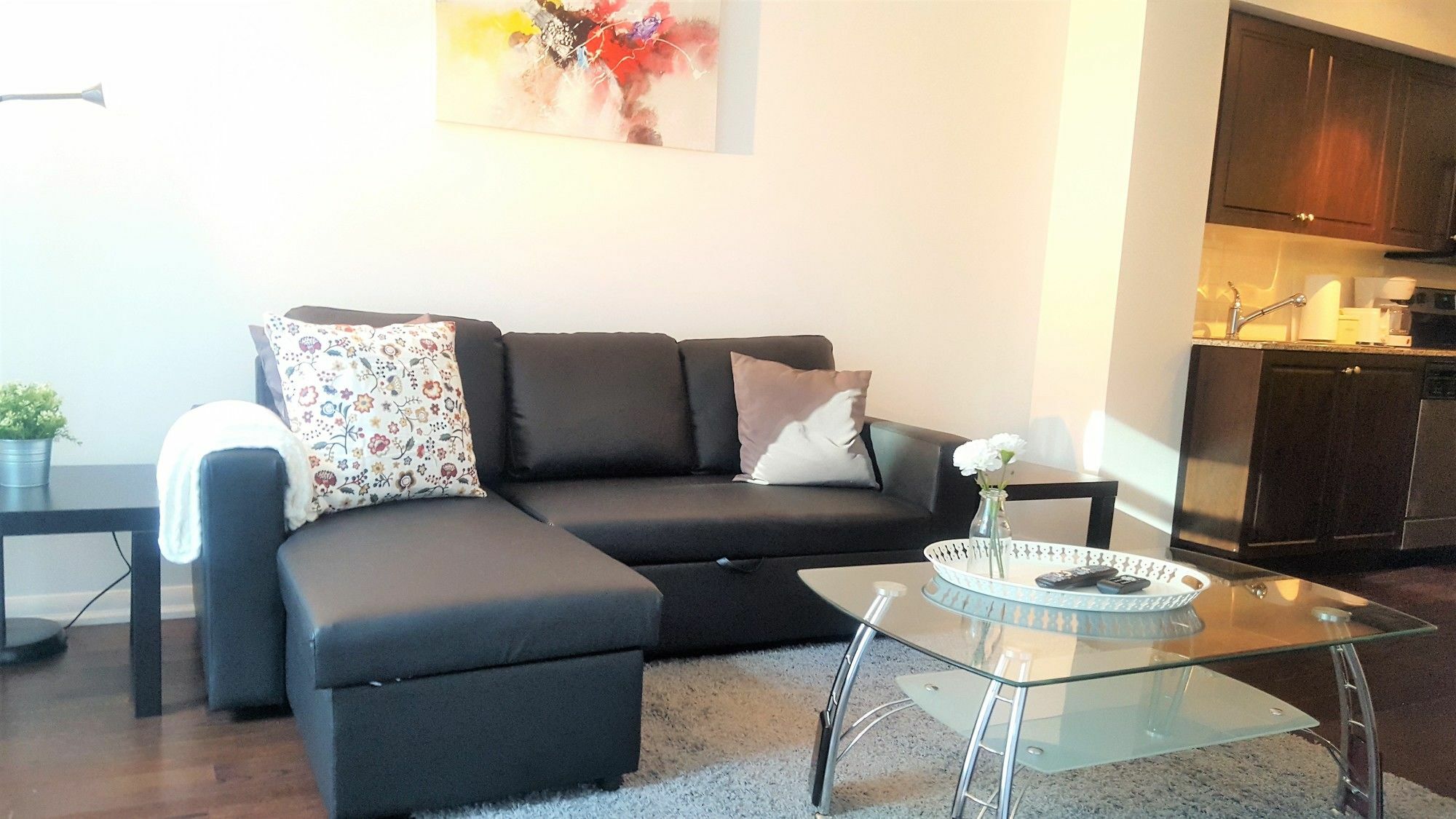 Hotel Lavish - Luxury - Downtown Toronto