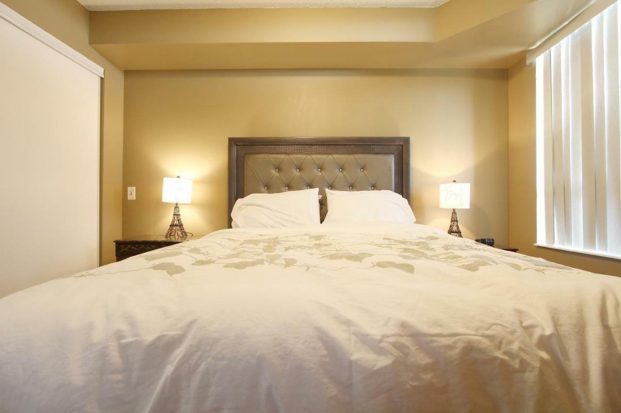 Pelicanstay In Harrison Garden Blvd * Toronto