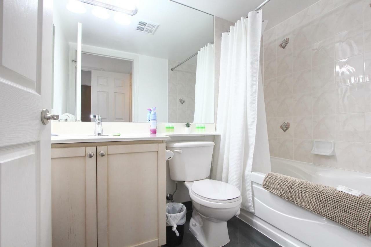Apartment Pelicanstay In Harrison Garden Blvd Toronto