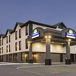 Days Inn By Wyndham Toronto East Lakeview