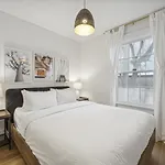 Historic Modern Home In Distillery District