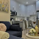 Bright Luxurious 2 Bedroom Apartment