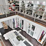 Luxurious Spa &Theater Room Retreat - Toronto Escape