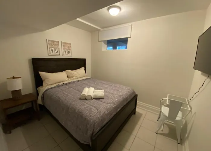 Yorkmills And Bayview !C Cozy & Stylish Private Bdr With Shared Bathroom