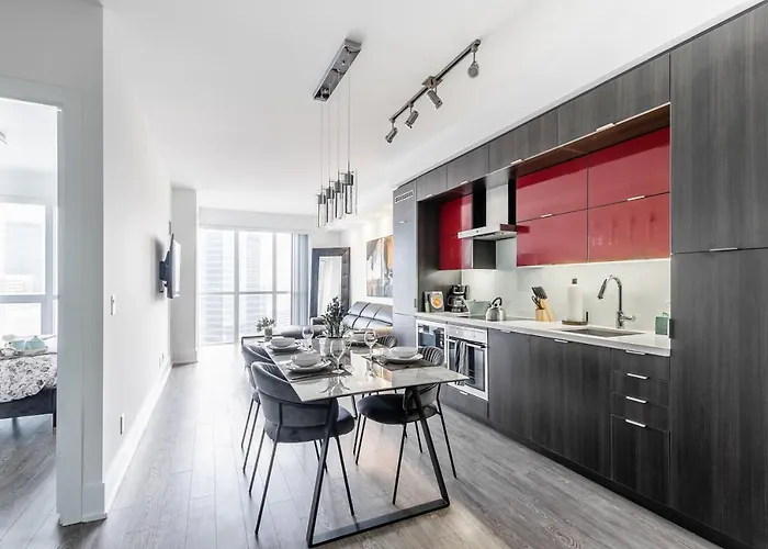 Stylish 1Br + Office Condo - Cn Tower View