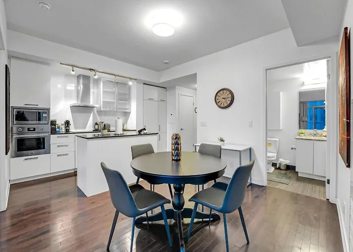 Sleek 2Bd Condo Near Scotiabank Union Water Mtcc