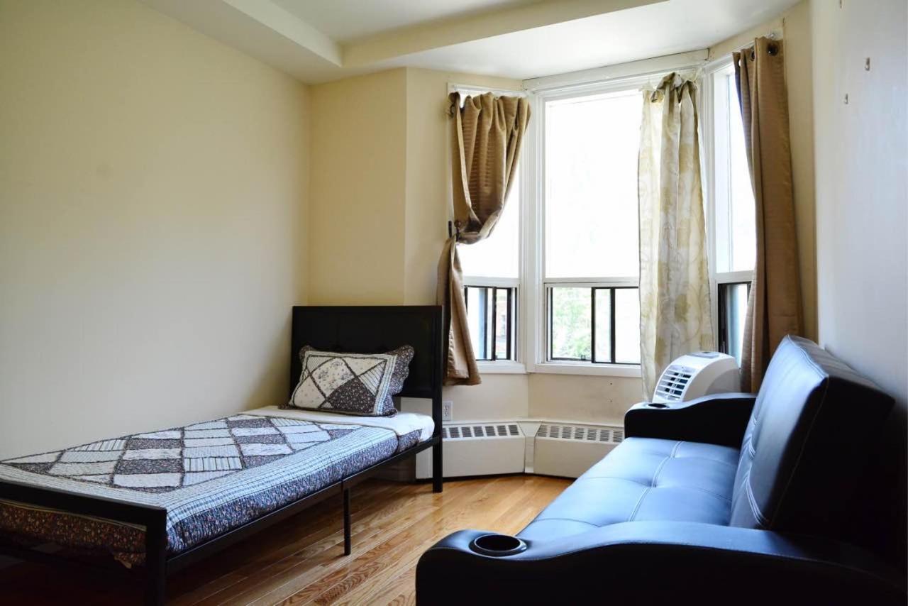 Guests House Guest house Toronto