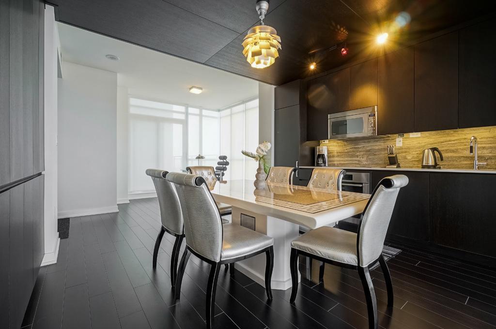 Hydewest - Capreol Luxury Furnished Penthouse *