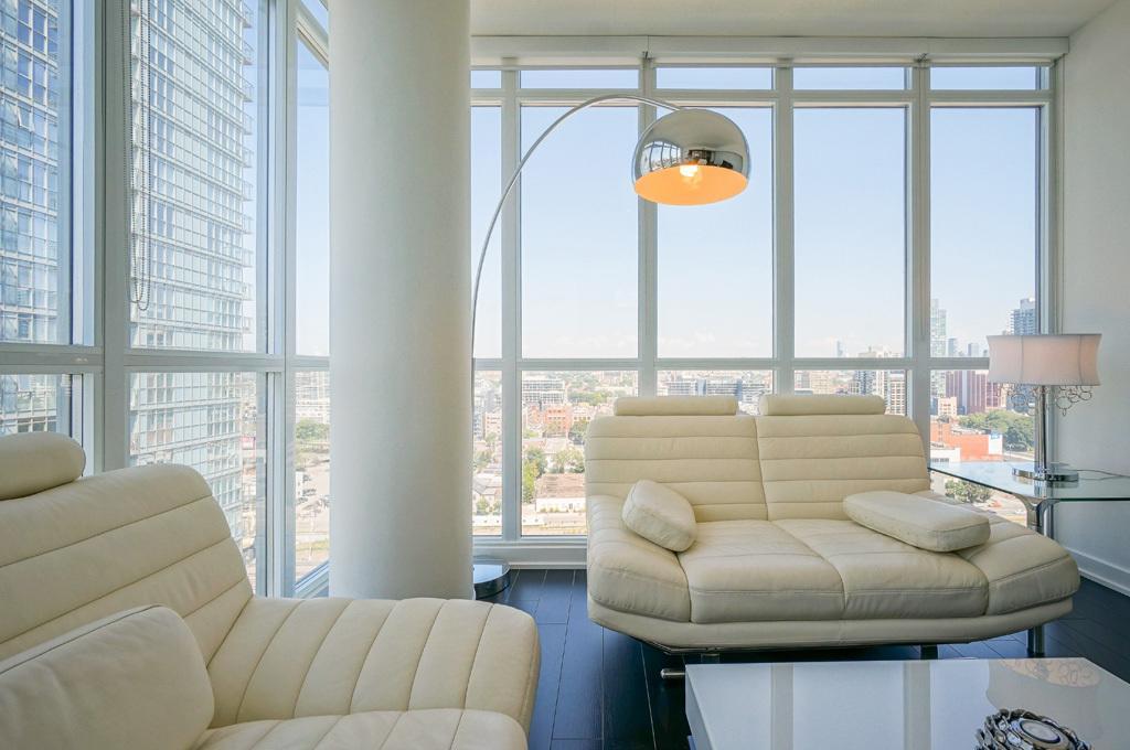 Hydewest - Capreol Luxury Furnished Penthouse Apartment