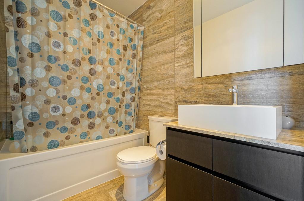 Hydewest - Capreol Luxury Furnished Penthouse