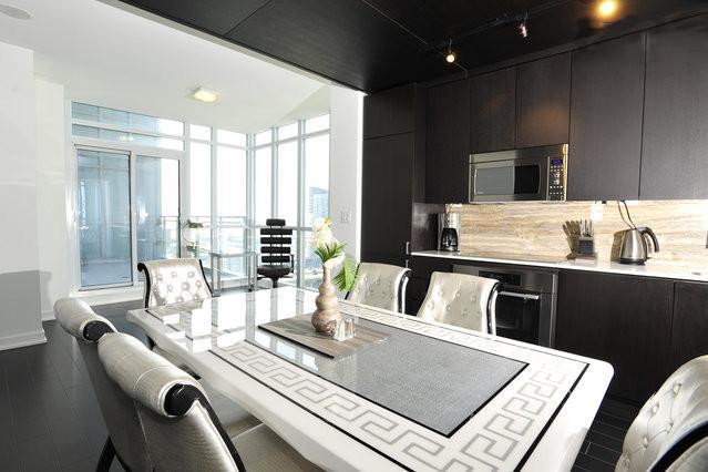 Hydewest - Capreol Luxury Furnished Penthouse Apartment Toronto