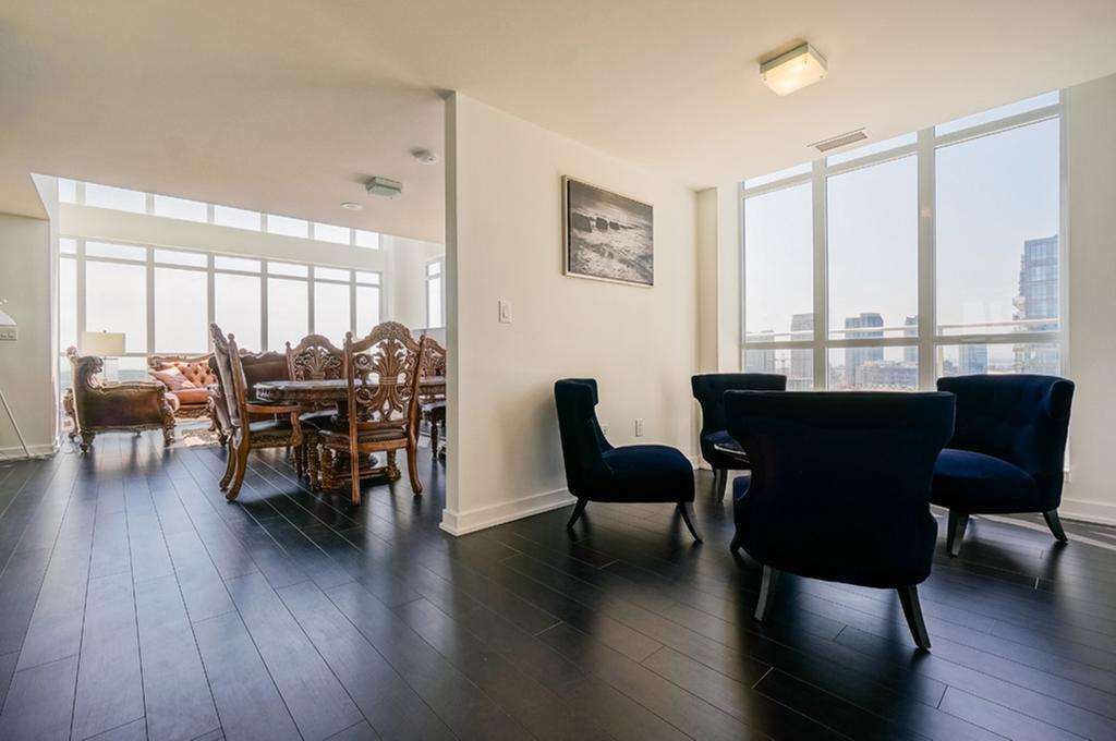 Hydewest - Capreol Luxury Furnished Penthouse Apartment *