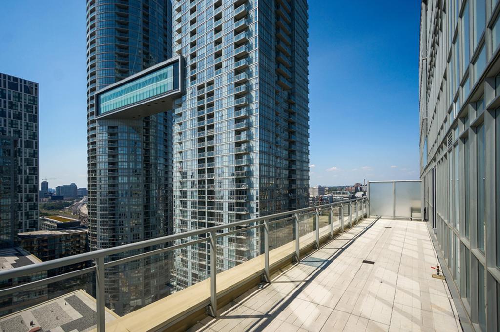 Apartment Hydewest - Capreol Luxury Furnished Penthouse *
