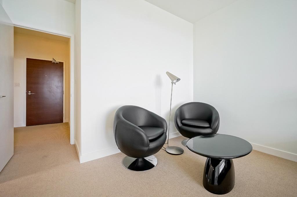 Hydewest - Capreol Luxury Furnished Penthouse * Toronto